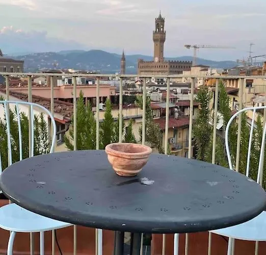 With 3 Terraces At Ponte Vecchio Apartmán Florencie