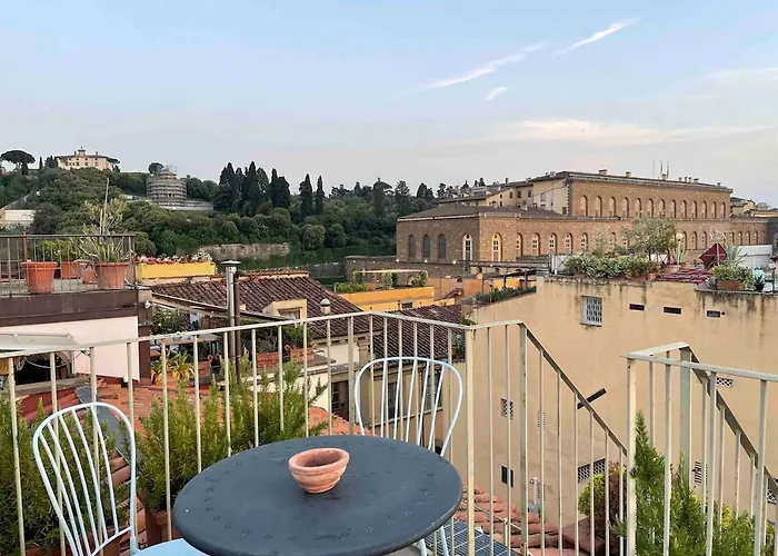 Apartment With 3 Terraces At Ponte Vecchio