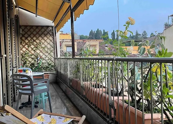 Apartment With 3 Terraces At Ponte Vecchio