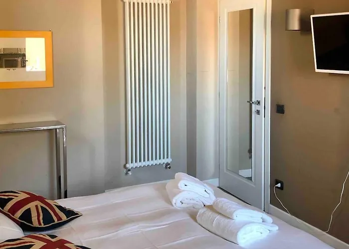 Apartment With 3 Terraces At Ponte Vecchio