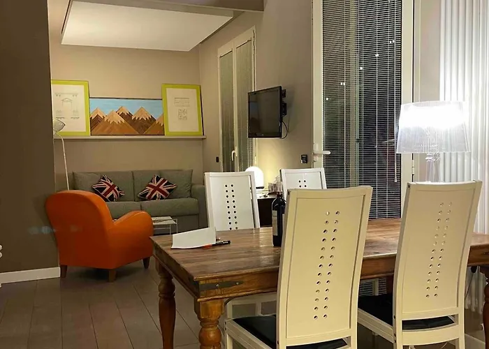 With 3 Terraces At Ponte Vecchio Apartment