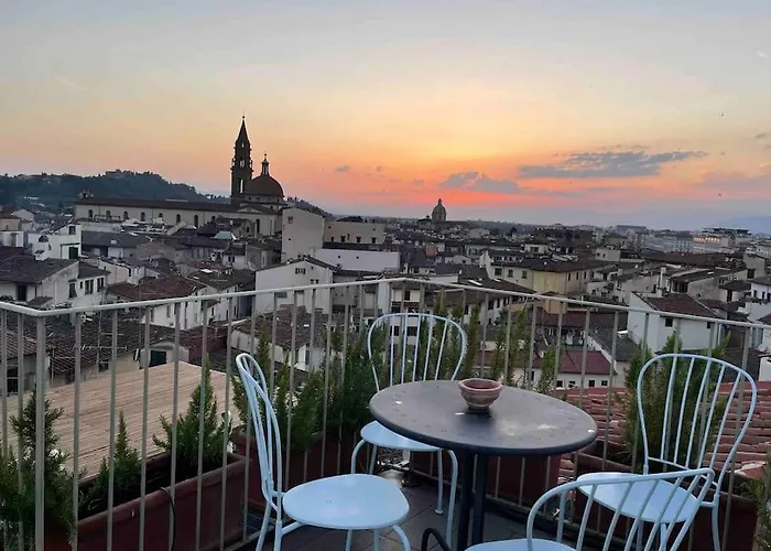 With 3 Terraces At Ponte Vecchio Apartment *