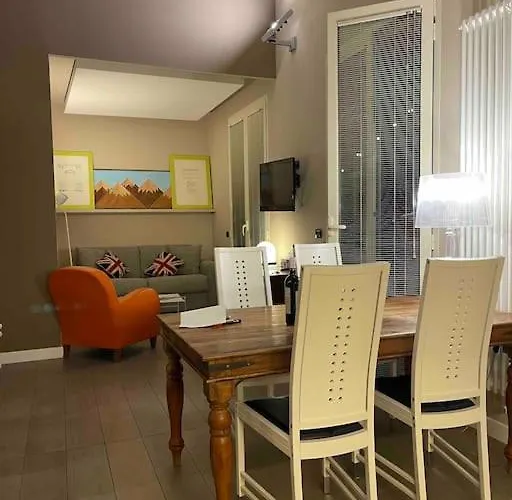 With 3 Terraces At Ponte Vecchio Apartment *