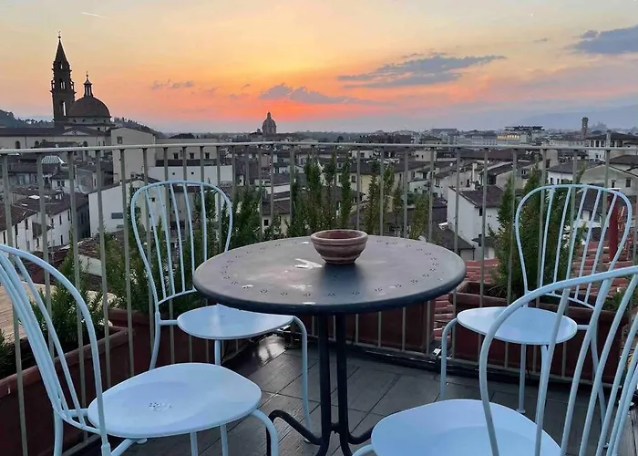 With 3 Terraces At Ponte Vecchio Apartment Florenz