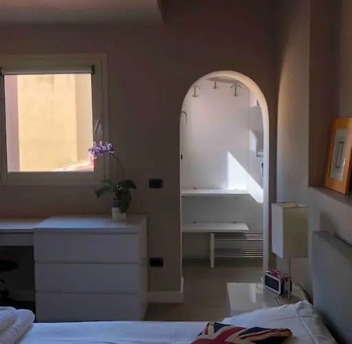 With 3 Terraces At Ponte Vecchio Apartment *