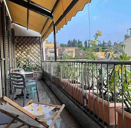 With 3 Terraces At Ponte Vecchio Florenz