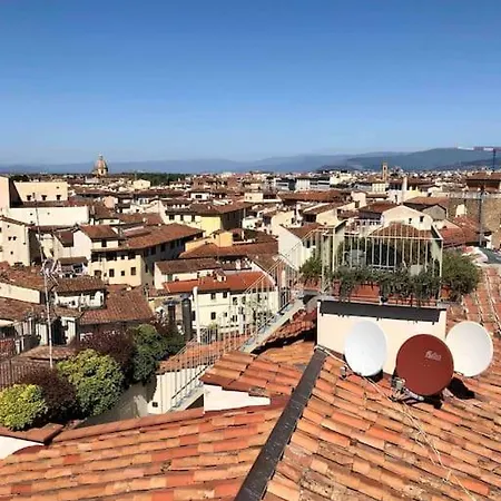 דירה With 3 Terraces At Ponte Vecchio *